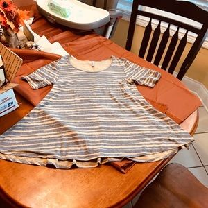 LuLaRoe top 💥(3 for 20)